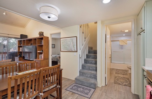 Mammoth Lakes Condo | Warm & Inviting Mountain Retreat/Family Friendly/Near Lakes, Trails & Dining