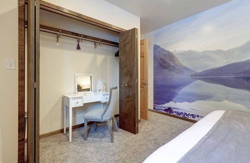 Cle Elum House | Water Canal Guest House. Romantic and Great for kids.
