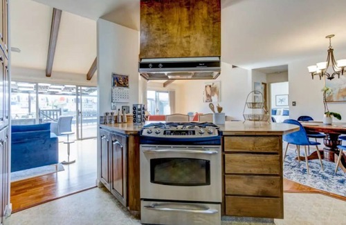 San Rafael House | Waterfront home with King Bed, spacious, clean, pet friendly. Near SF, Napa