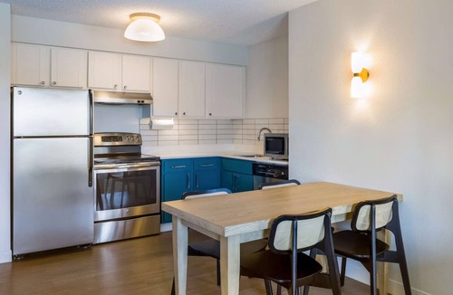 Oyster Point Hotel | Waterfront Suite | Free Breakfast, Just a short drive to Union Square
