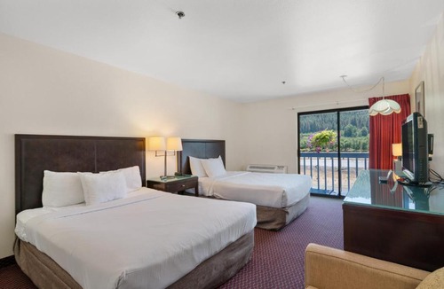 Dryden Hotel | Wedge Mountain Inn
