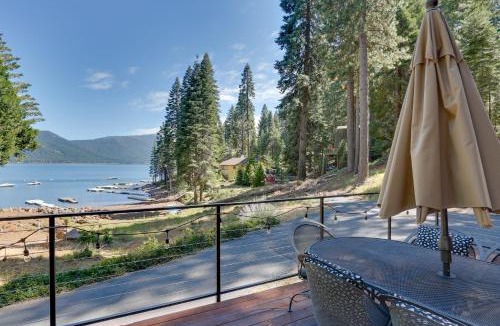 Lake Almanor Peninsula House | Westwood Lakefront Cabin w/Hot Tub & Boat Dock!