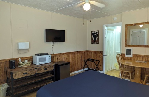 Klamath Cabin | Where the Klamath River Meets the Pacific Ocean in the Heart of the Redwoods