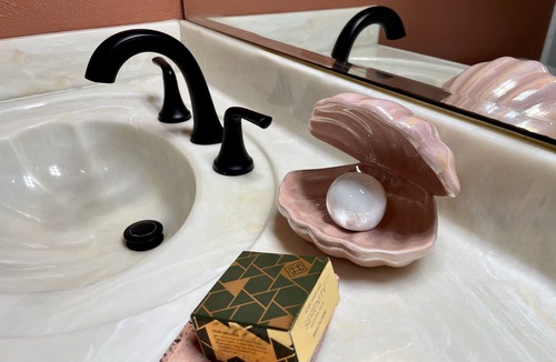 Santa Clara House | Whimsical Designer Guesthouse — 2-bedroom near Kaiser Apple Nvidia Levis Stadium