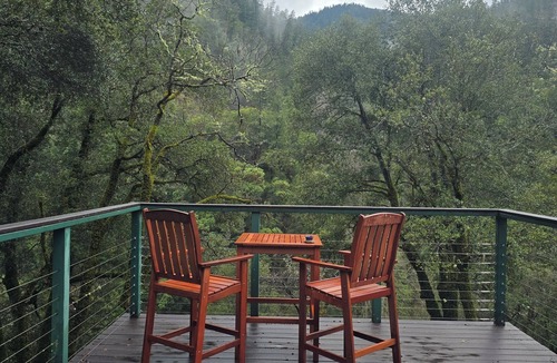 Salyer House | Whole house, tranquil Riverside Retreat in the Trinity Alps