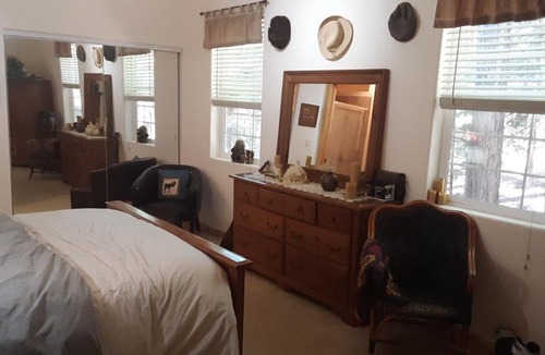 Arnold House | Winterfell Inn - No Xtra Fees, Dog OK, King & Queen Suites