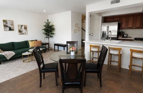 Mount Wilson House | Wonderful Modern Townhome Near DTLA Min 31 Day Stay