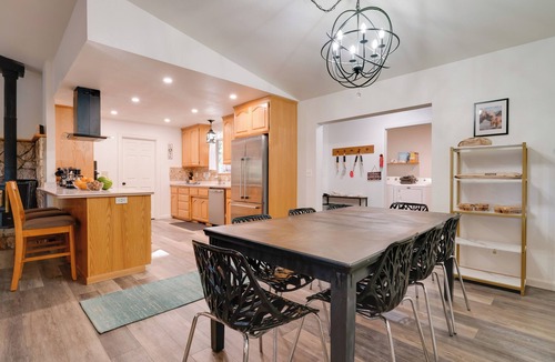 Peninsula Village Cabin | Wooded 2-Unit Combo, 1 Mi to Lake Almanor!