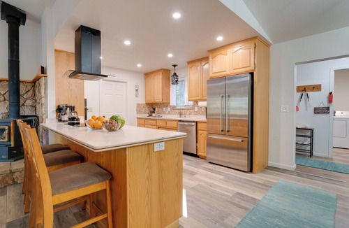 Peninsula Village Cabin | Wooded 2-Unit Combo, 1 Mi to Lake Almanor!