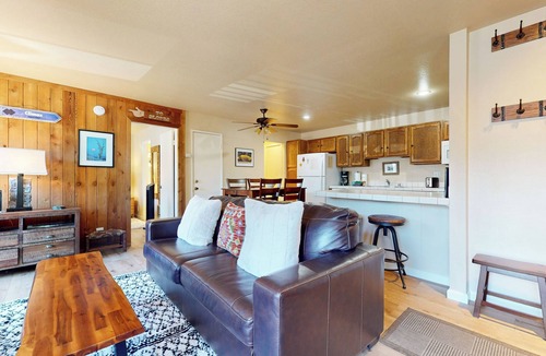 Mammoth Lakes Condo | Woodsy & Secluded, Pool & Hot Tub On-site. Walk to The Village & Lake Basin