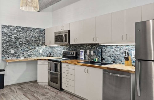 Gaslamp Quarter Apartment | Woolworth Loft - Stay in the Heart of Gaslamp 🌆