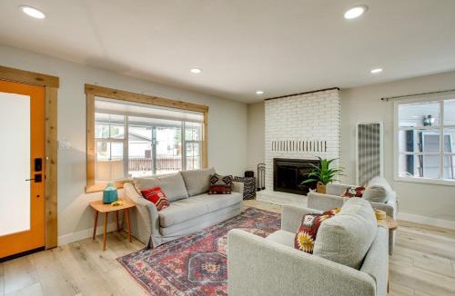 Tahoe Island House | Work & Play! Lake Tahoe Cabin 5 Mi to Heavenly Mtn