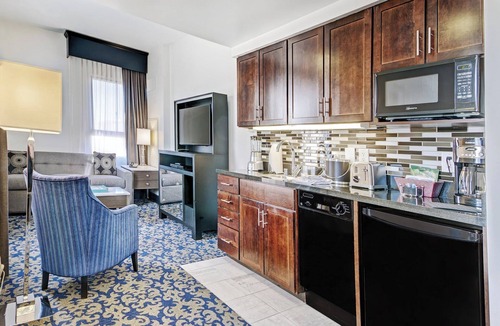 Lower Nob Hill Condo | Wyndham Canterbury Resort | Five 2BR/1BA Suites