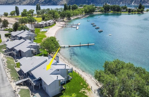 Wapato Point Condo | Yacinde D3 Panoramic Waterfront and Mountain Views