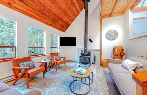 Warnick House | Year-Round Adventure! 'Glacier Getaway' in Deming