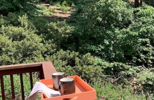 Yosemite West Apartment | YoBee! Heart of Yosemite. Cozy View Studio. Park Entrance + Free Breakfast ~L8