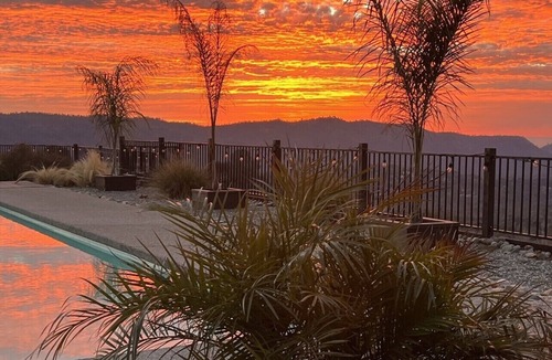 Oakhurst Villa | Yosemite South Gate Villa. Breathtaking views sunrise to sunset. Epic pool area.