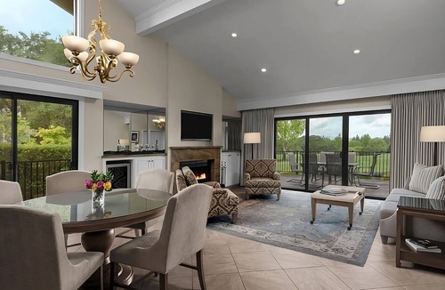 Napa Hotel | Your Best Napa Vacay Yet! Outdoor Pool & Golf Course, Close to Darioush Winery!