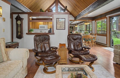 Graeagle Condo | Your Private Knoll Retreat | fenced yard, relaxing setting