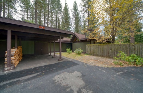 Graeagle Condo | Your Private Knoll Retreat | fenced yard, relaxing setting