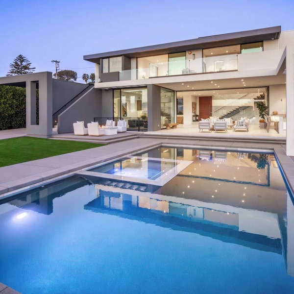 Ultra-Luxe Smart Estate w/Pool, Sauna & Casita Near the Beach