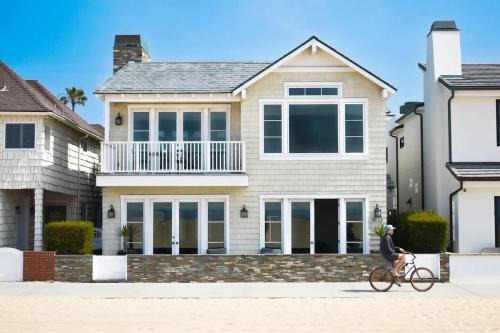 1028 W Oceanfront - Beautiful 5bdr Beachfront on Scenic Bike Path