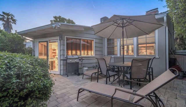 109 GATED Urban LA cottage