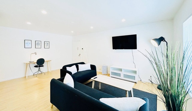 1BR Apt in Culver City by Just Bring Your Toothbrush