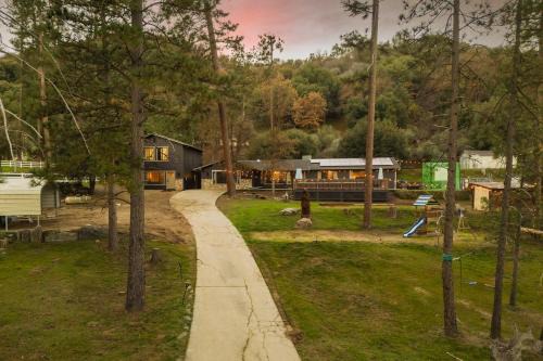 2 Homes Sleeps 26 Sauna Spa Pet EV Pool Arcade