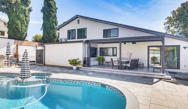 < 2 Mi to CSUN! High-End Retreat w/Outdoor Oasis