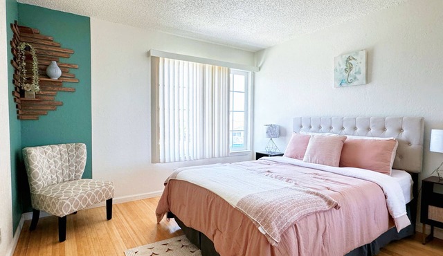 2 Story Spacious 4B2B Home + Sleep 14+2 FREE Aquarium Tickets Perfect Getaway
