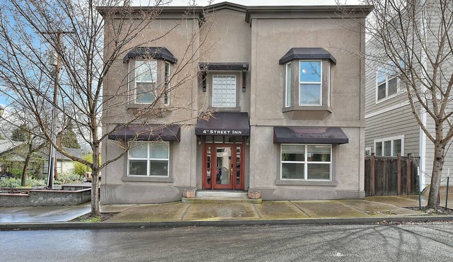 230-Downstairs-Duplex-Private Bathroom-Mountain View