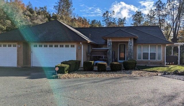 3 Shasta's Retreat: Spa & Pool+GameRoom