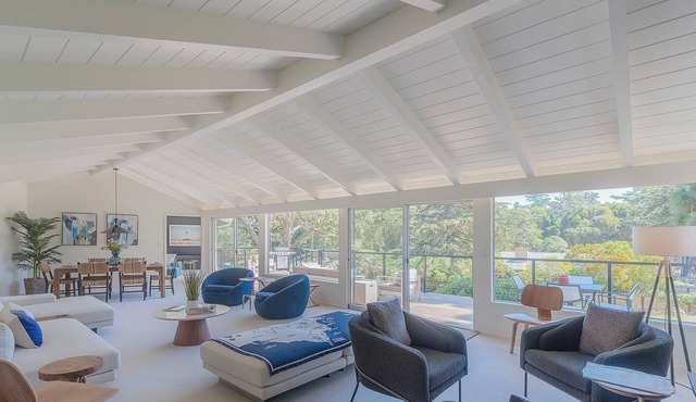 3900 Palm House on Cabrillo - In Golfer's Paradise