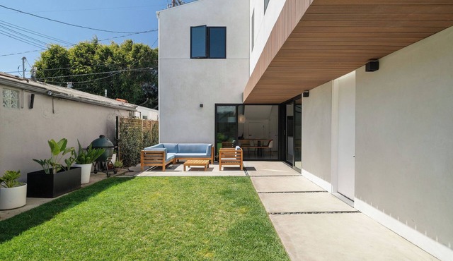 4-bedroom house in charming Culver near Venice with AC, WiFi and great walking