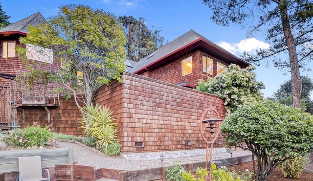 4BD+Grand Room Marin Home w/Hot Tub, Billiards, BBQ, VIEWS!