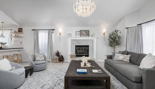 4bd Luxury Country Escape w POOL