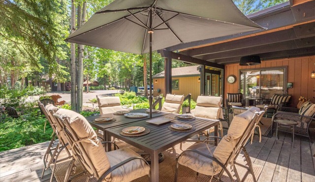 4BDR/4BA Home for 10+ Private Beach A+ Location