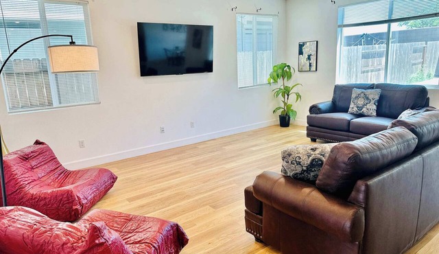 5-Bedroom/3 Bath/Sleeps16