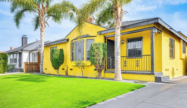 5 Mi to SoFi Stadium: Apt w/Shared Patio!