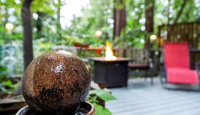 5 STAR! Romance at the Russian River~HotTub~FireTable~Dog–Guerneville Cottage