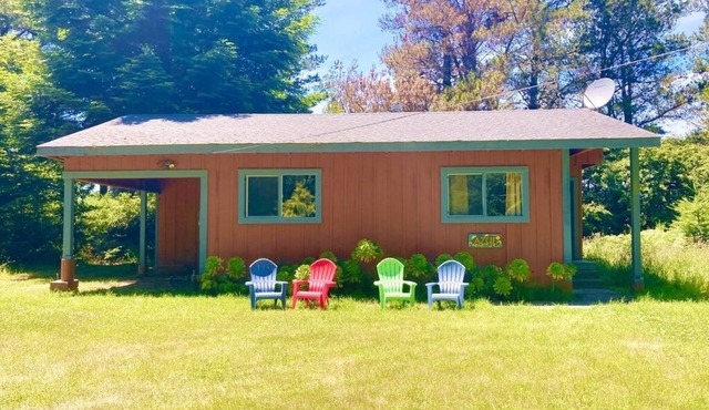 50+ acre Nature Preserve with Ponds & Meadows: Azul Cottage Retreat
