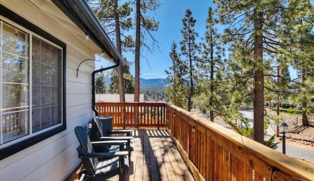 5B Cabin 10 min to Ski Resorts w/Game Room & Spa!