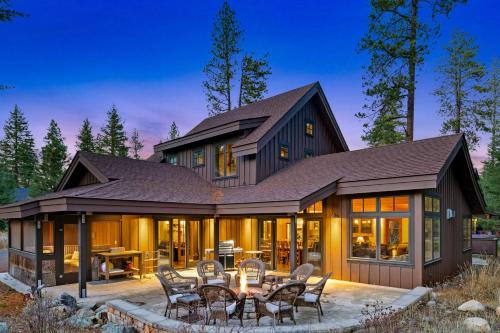 5BD FairwayView HotTub Fireplaces Firepit BBQ