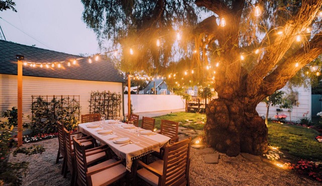 5BR LA Garden Villa w/Dining, Nearby Beaches
