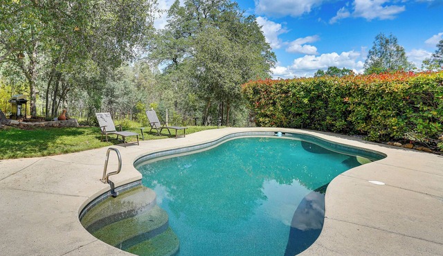 8-Acre Retreat: Pool & Stunning Mt Lassen View!