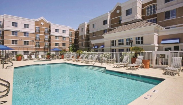 A centrally located all-suite hotel in the East Bay !