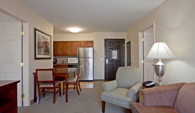 Accessible 2-Bedroom Suite in Palmdale, CA