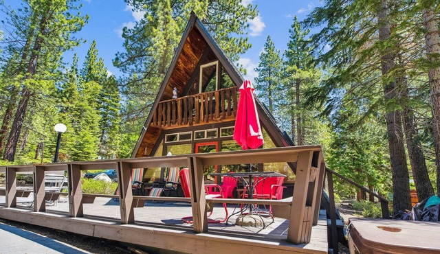 Adventures of the A-frame- 3BR w/Hot Tub, Backs to forest- Dogs OK!