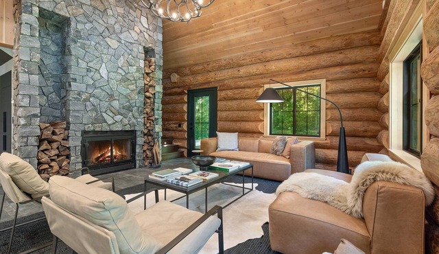 Avlägsen Chalet: Modern Scandinavian Retreat w/Hot Tub near Mt. Baker Ski Area